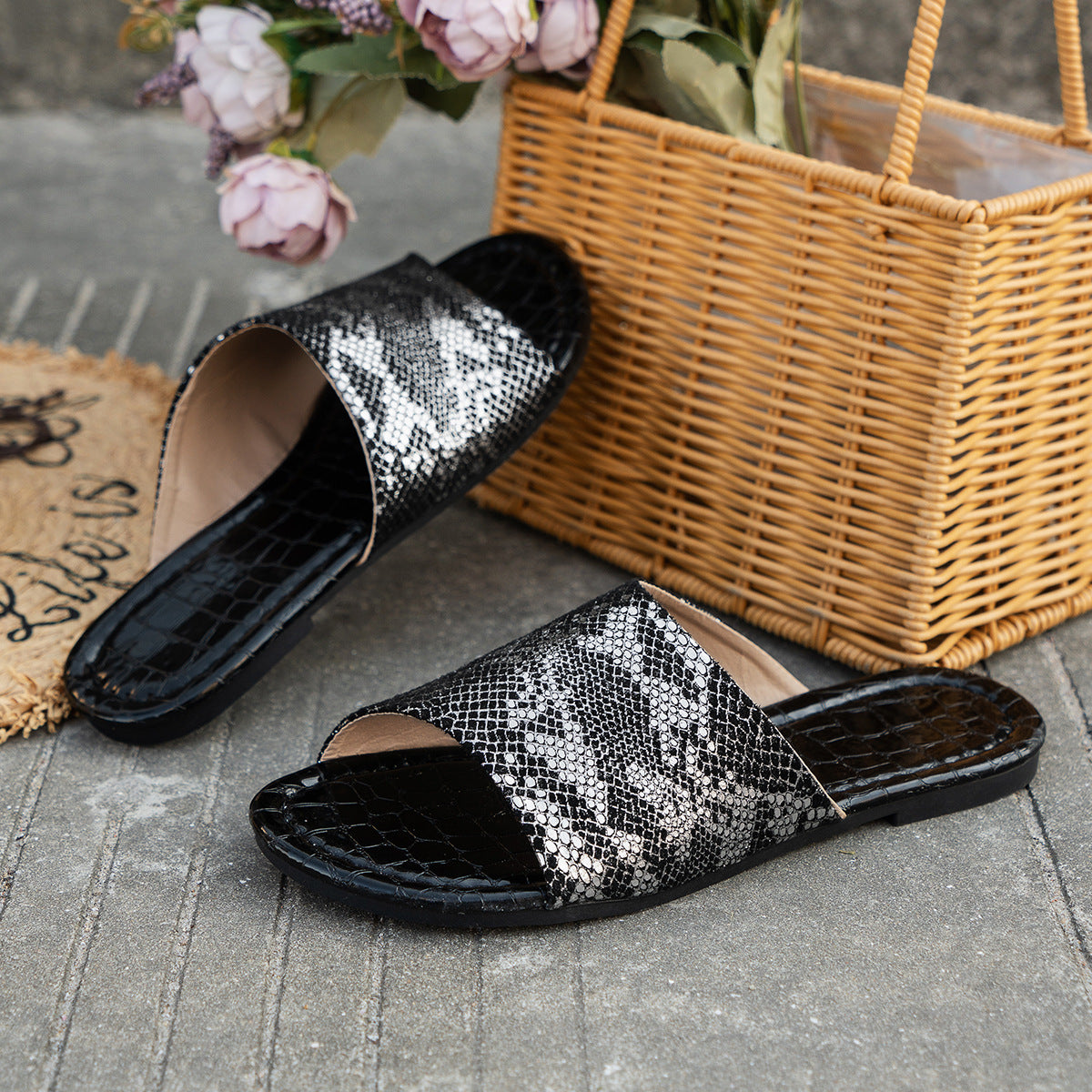 Fashion Snake Pattern Beach Slippers Women